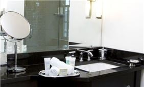 Premium Bathrooms at Ellis Hotel, Atlanta